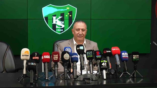 Kocaelispor, Kadroda Değişikliğe Gidiyor: Üç Futbolcuyla Yollar Ayrılıyor