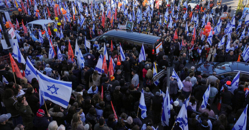 At the funeral for Shiri Bibas and Children, an Israeli relief of pain