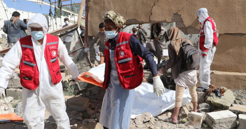 The attack on the migrant structure in Yemen kills dozen, say the officials of Houthis and help