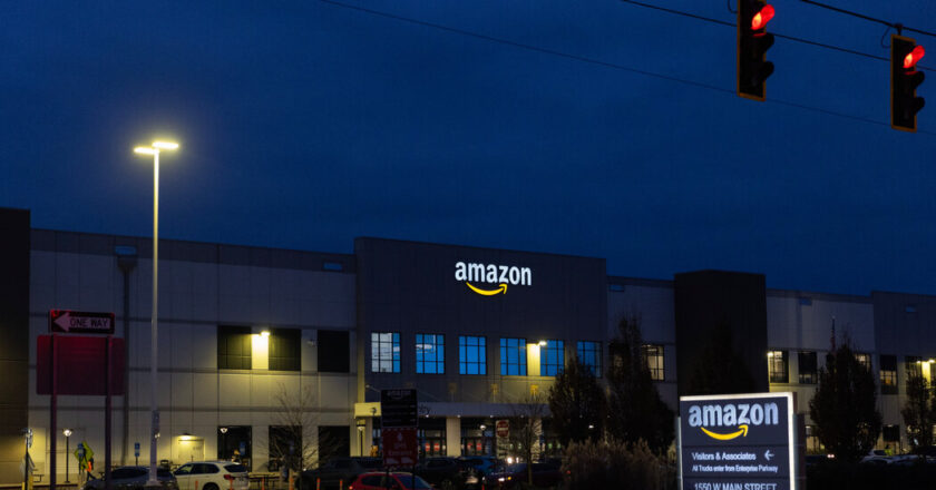 The report on Amazon's mixed profits sends sharehold prices