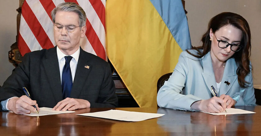 Mineral agreement of US and Ukrainian signs