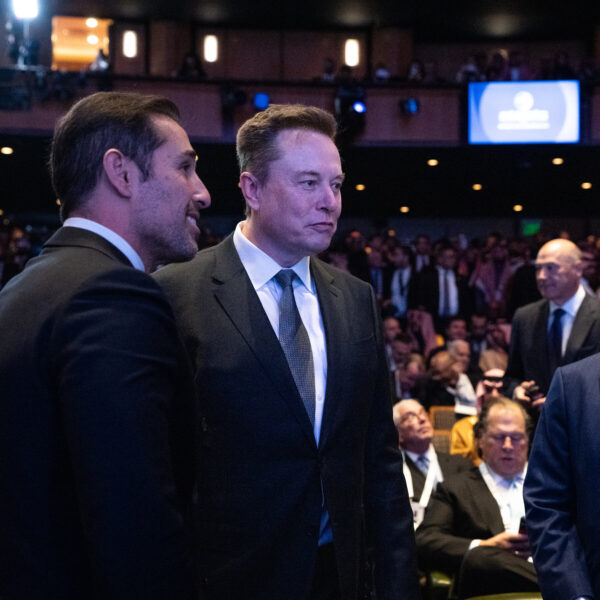 Elon Musk, Avrupa’nın Çevrimiçi Yasalarını Uygulama Kararlılığını Sınıyor