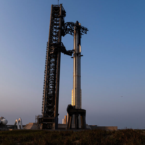 SpaceX Soars to $800 Billion Valuation Ahead of IPO