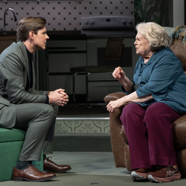 ‘Marjorie Prime’ İncelemesi: Yapay Zeka Kocasını Geri Getirdi. Değdi mi?
