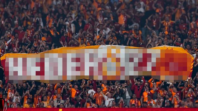 Galatasaraylı futbolcular bile şaştı! Şampiyonluk gelir gelmez tribünlerde o pankart açıldı
