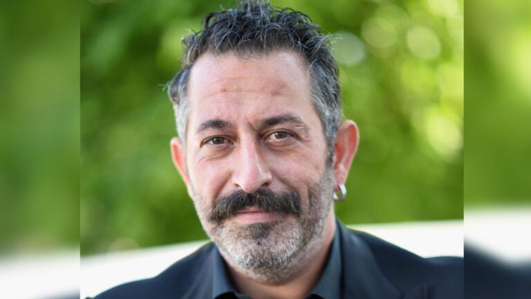 Cem Yılmaz hastaneye kaldırıldı! “Bir insanın geçirebileceği en büyük kalp krizi türlerinden biriyle geldi”