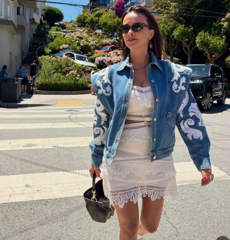 Hande Soral okulun ilk gününde gözyaşlarını tutamadı